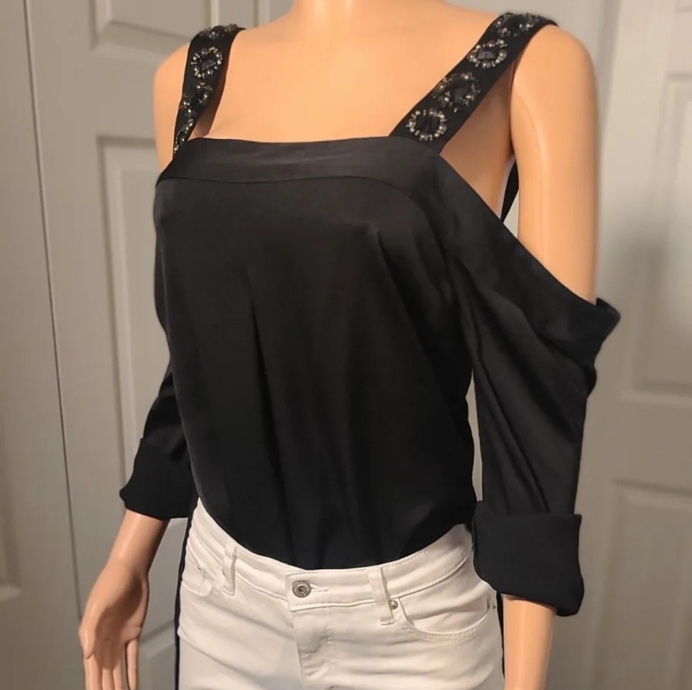 ELIZABETH AND JAMES Yera Cold-Shoulder Crepe Top Medium NWT